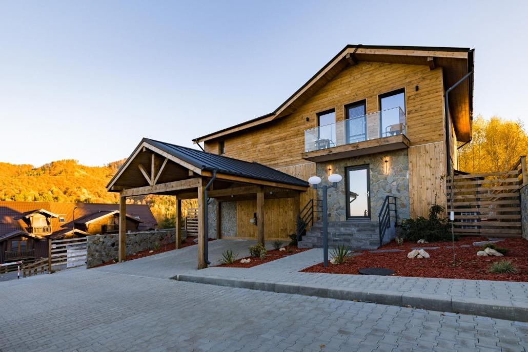 Maggie'S Ranch Hotel Risnov Exterior photo